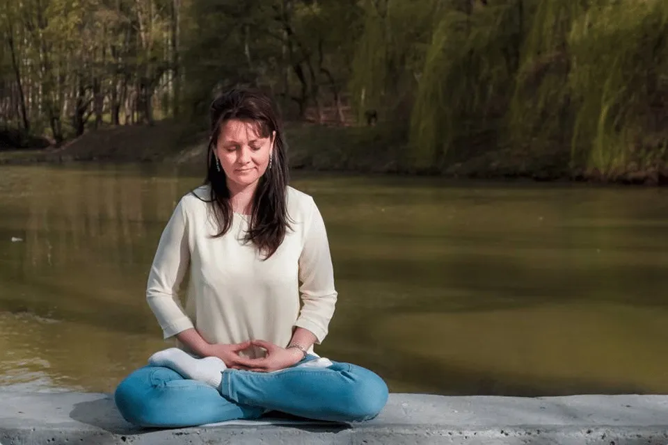 Natalia Minenkova meditating