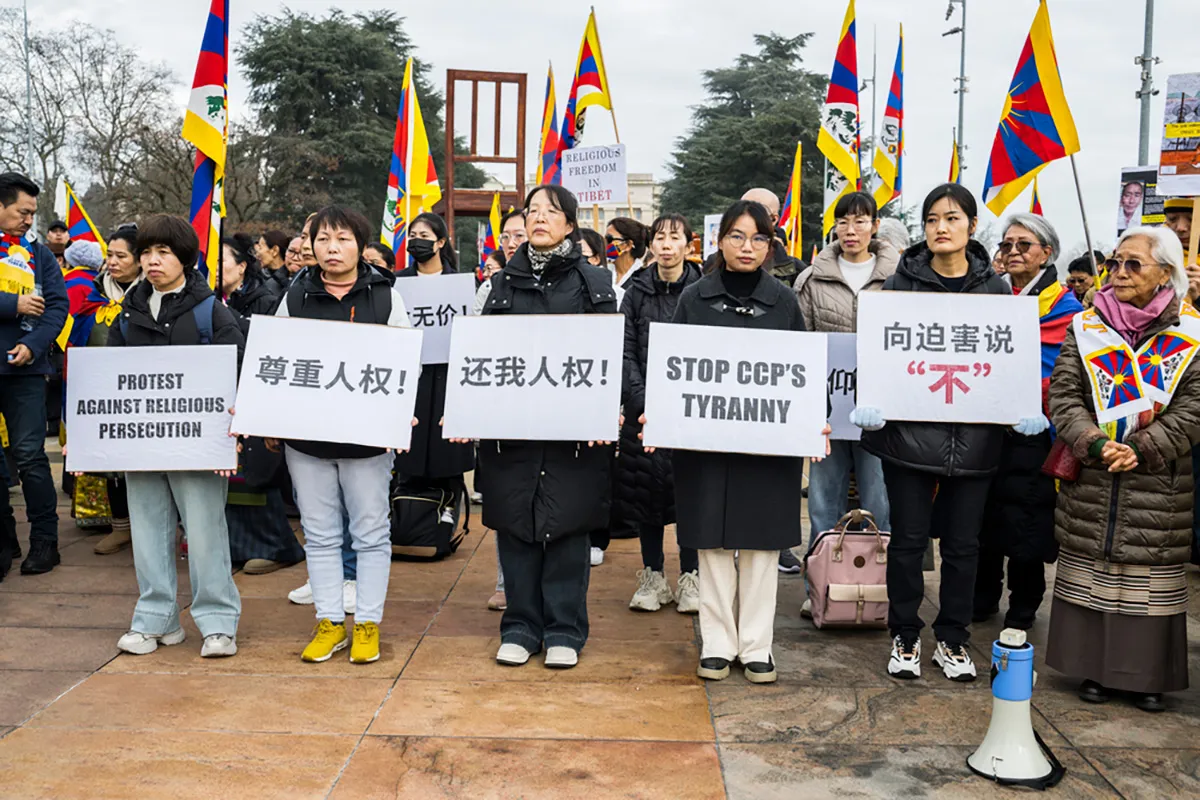 A silent denunciation in front of the gates of the United Nations